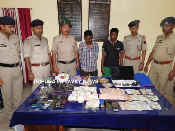 Professional thief and his family arrested with Smart phones, laptops, jewellery, cash